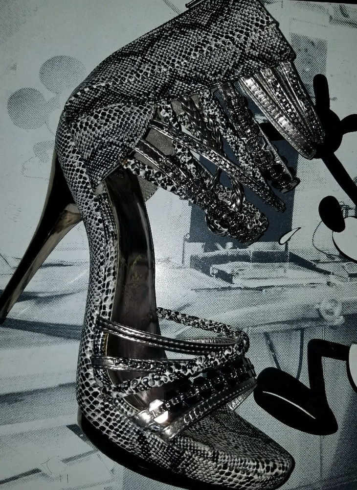 Stilettos-Sold